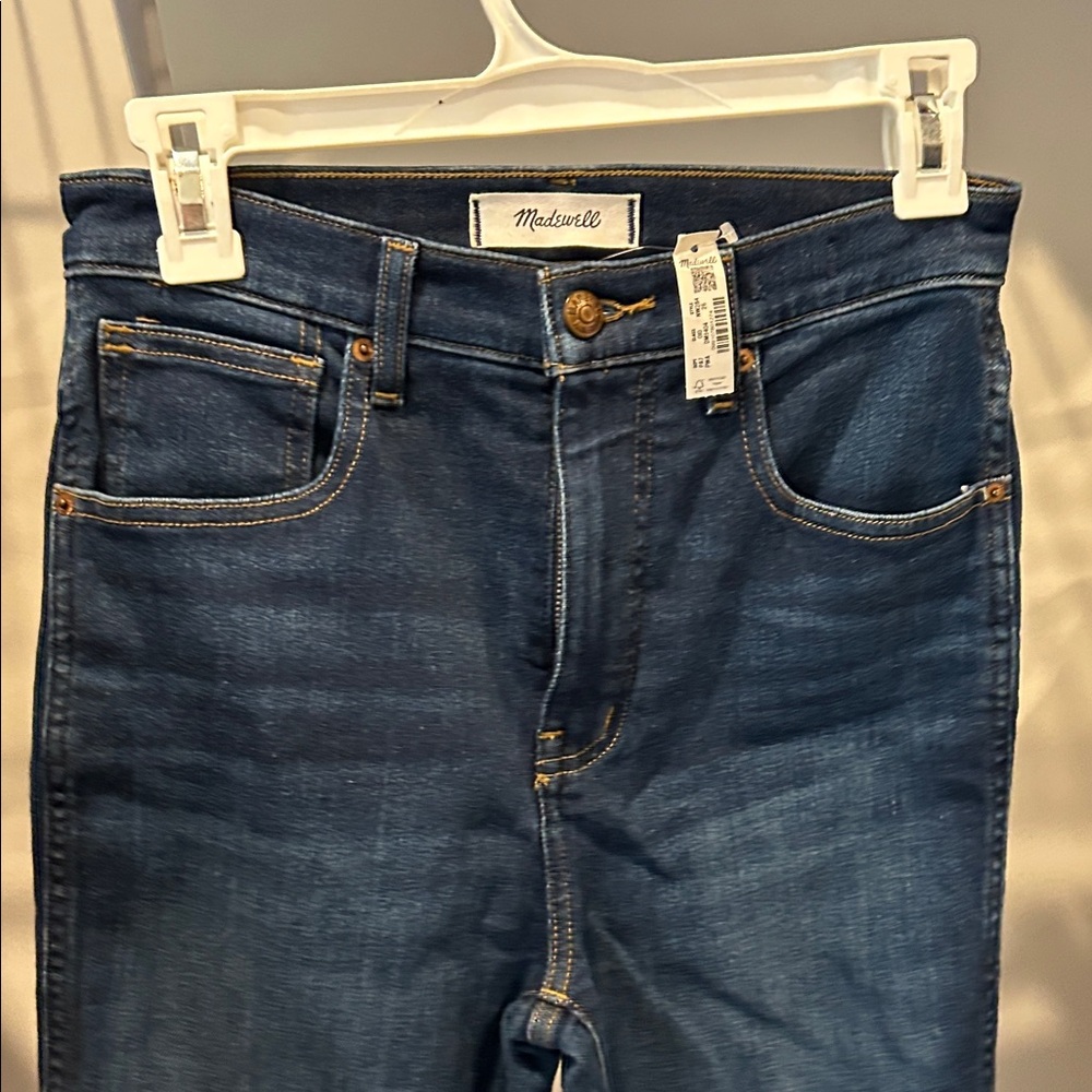 NWT. Madewell Indigo High-Rise Pencil Straight Jeans- Size 26